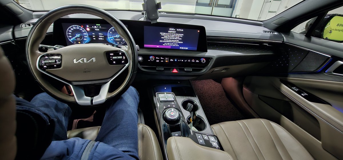 KIA K8