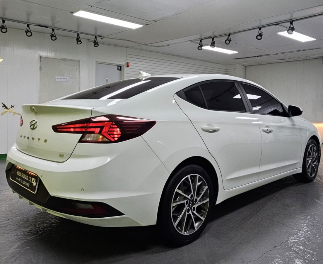 HYUNDAI AVANTE