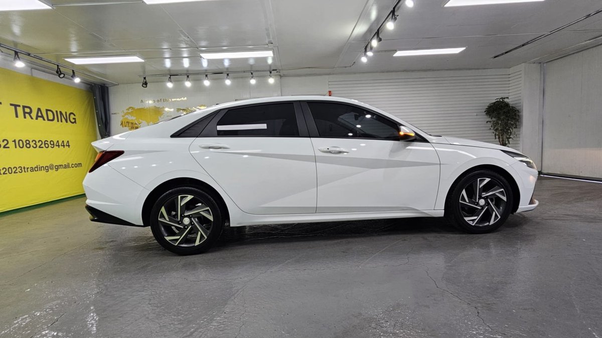 HYUNDAI AVENUE