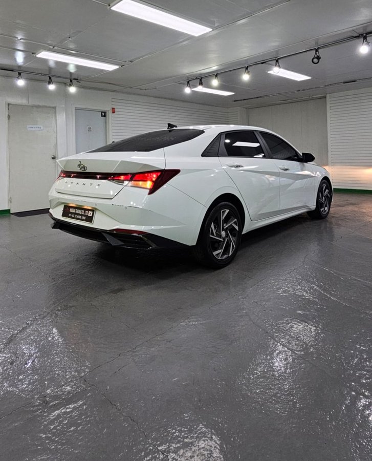 HYUNDAI AVENUE