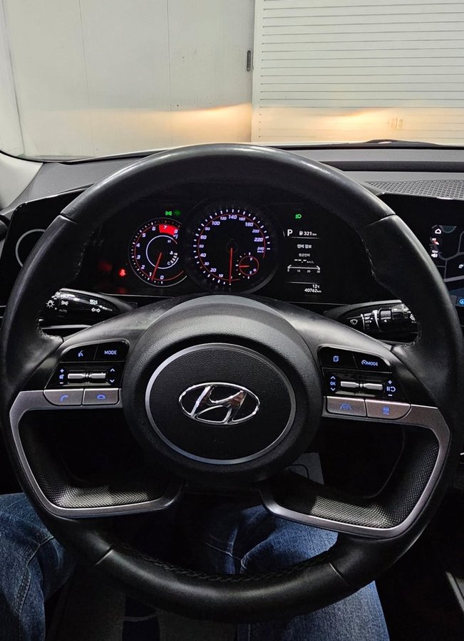 HYUNDAI AVENUE