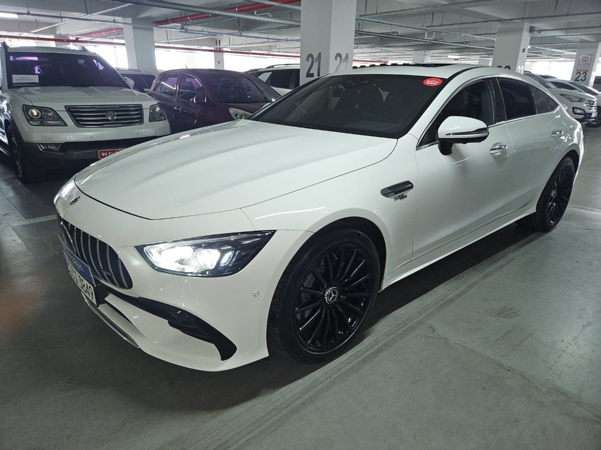 MERCEDES AMG GT 43