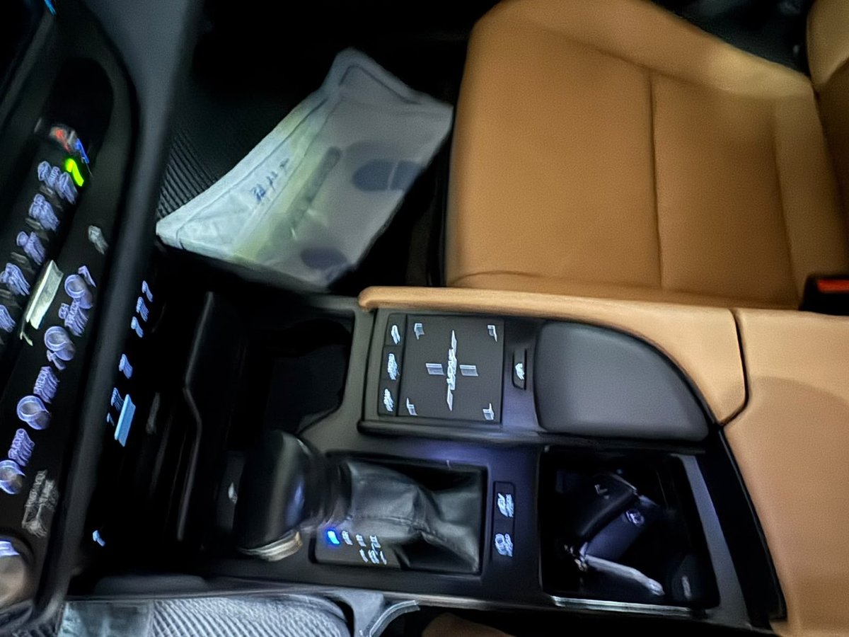لكزس ES300H هايبرد
